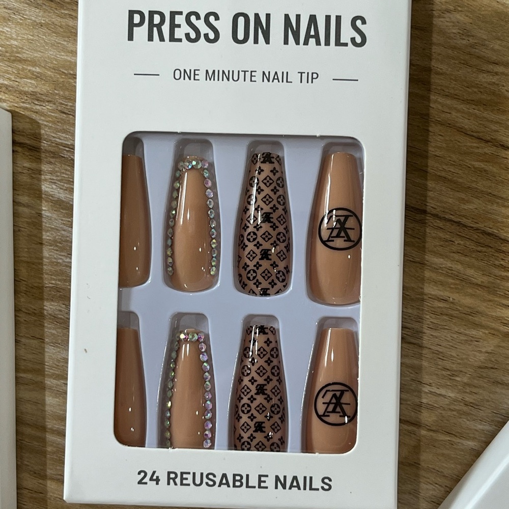 Designer Patterned Reusable Nails Handmade - Picture 3 of 3